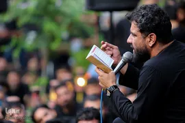 عزاداران حسینی در کنار قبور مطهر سرداران بی پلاک گلزار شهدا(س)