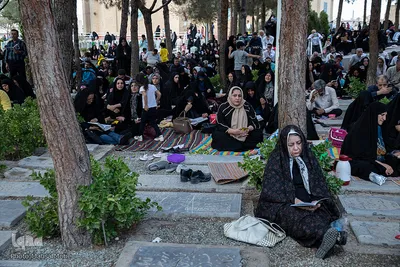 مراسم دعای عرفه در گلستان شهدای اصفهان