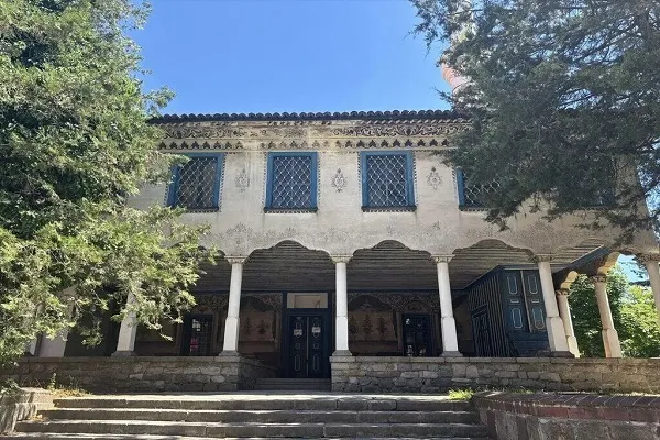 Bulgaria’s Bayrakli Mosque; An Architectural Masterpiece Combining Baroque and Islamic Art Bulgaria’s Bayrakli Mosque; An Architectural Masterpiece Combining Baroque and Islamic Art