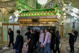 مراسم تشییع پیکر مرحومه عصمت صاحب نظر مادر شهید محمد علیپور اصطهباناتی از شهدای تازه تفحص شده دوران دفاع مقدس