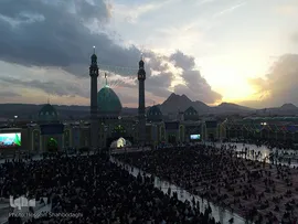 مسجد مقدس جمکران در شب نیمه شعبان