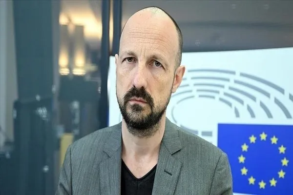 Eurodeputado Chama Relações Normais com Israel de ‘Uma Vergonha Absoluta’