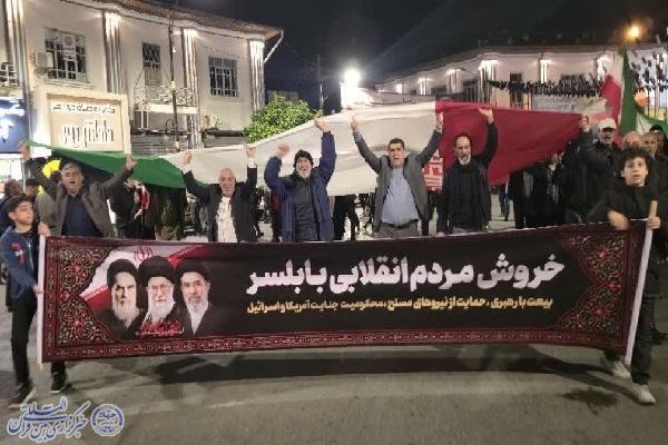 شب‌های وفاداری در بابلسر؛ شکوه اجتماع مردمی در میدان شهدا و بیعت با رهبری