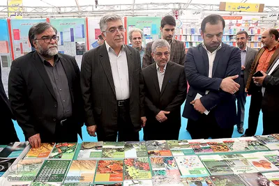  بازدید حمید رضا طیبی، رییس جهاد دانشگاهی از سی امین نمایشگاه بین المللی کتاب تهران