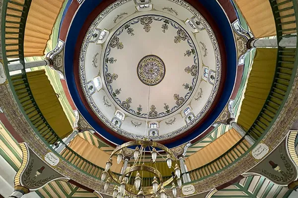 İsmi ve mimarisiyle dikkat çeken cami, Dönenler Camii