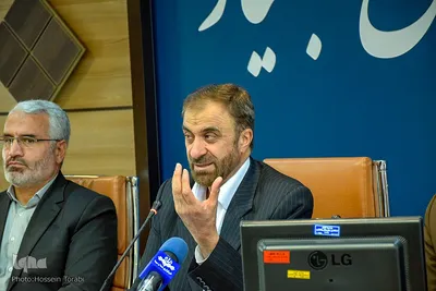 نشست صمیمانه استاندار چهارمحال و بختیاری با اصحاب رسانه
