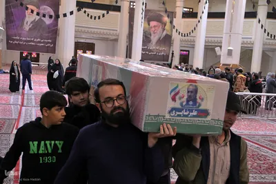 وداع با ۱۲ شهید جنگ رمضان استان فارس در حرم شاهچراغ(ع)
