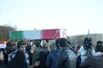 تشییع پیکر شهدای گمنام بر روی دستان مردم لرستان