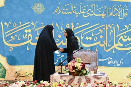 کرسی تلاوت بانوان در آستان عبدالعظیم(ع)