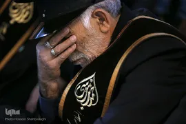 آیین سنتی شمع گردانی در حرم حضرت معصومه(س)