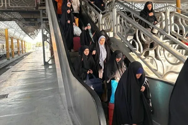 Bacaan Berkumpulan oleh Wanita Penghafaz al-Quran dari Jamiatul-Quran di Wilayah Makam suci Imam Redha a.s.
