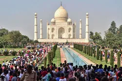 ৫ লাখ পর্যটককে ফ্রি ভিসা দেবে ভারত