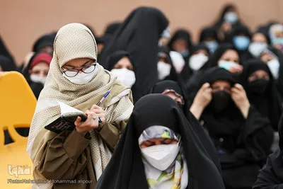 رونمایی از تقریظ رهبری بر کتاب «حوض خون» در اندیمشک