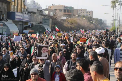 راهپیمایی شیرازی ها بر علیه اغتشاشگران