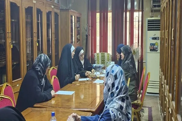 إجراء إختبار للمشاركات بالدورة القرآنية النسوية في بغداد + صور