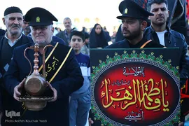 آیین تعویض پرچم گنبد آستان مسجد مقدس جمکران در آستانه ایام فاطمیه