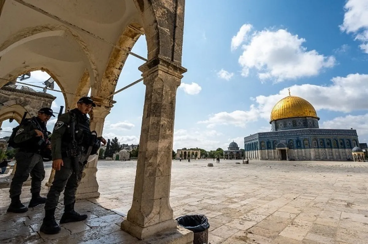 Vikosi vya Israel  kuwafukuza waumini wa Kiislamu katika Msikiti wa al-Aqsa