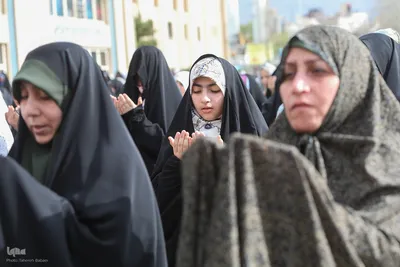 اقامه نماز عید فطر به امامت رهبر معظم انقلاب اسلامی در مصلای امام خمینی (ره)