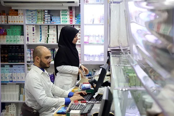 خدمت افتخاری بیش از ۲۰۰ پرستار و بهیار در حرم کریمه اهل‌ بیت(ع)