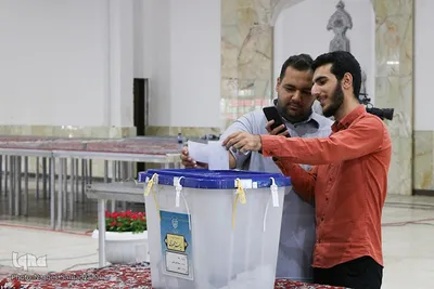 حماسه حضور در گلستان شهدای اصفهان