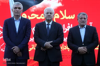 مراسم اهتزاز پرچم ۱۰۰۰متری یاحسین (ع) در بوستان طالقانی مجموعه فرهنگی عباس آباد