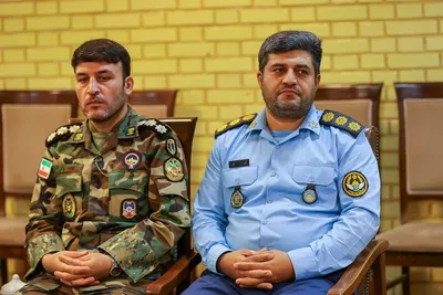دیدار جمعی از فرماندهان و روسای عقیدتی سیاسی با امام جمعه تبریز