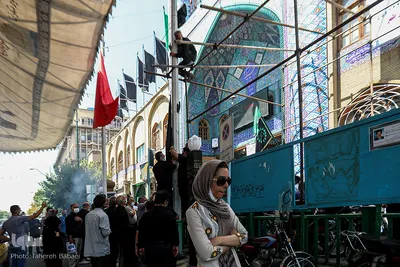 پرچم عزا بر فراز حسینیه کربلایی‌های تهران