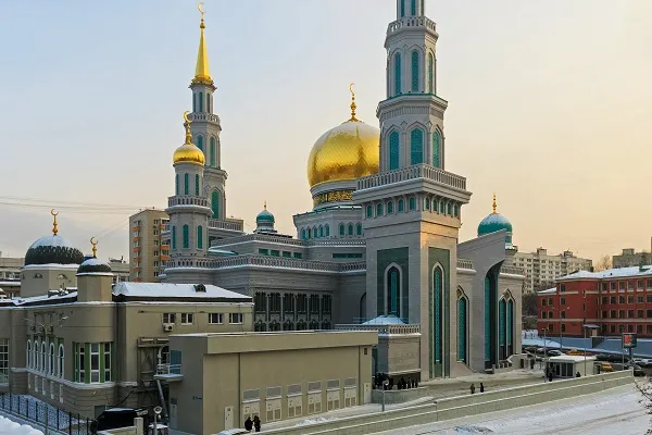 تلاوة القرآن على مدار الساعة في جامع مسكو