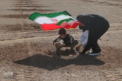 غرس نهال در روز طبیعت