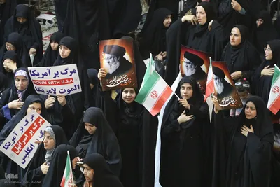 بزرگداشت شهادت سیدحسن نصرالله و عباس نیلفروشان در حرم شاهچراغ