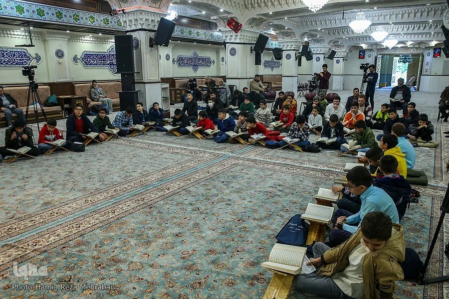 برپایی جلسه قرآن هادی موحدامین در مسجد نظام‌مافی