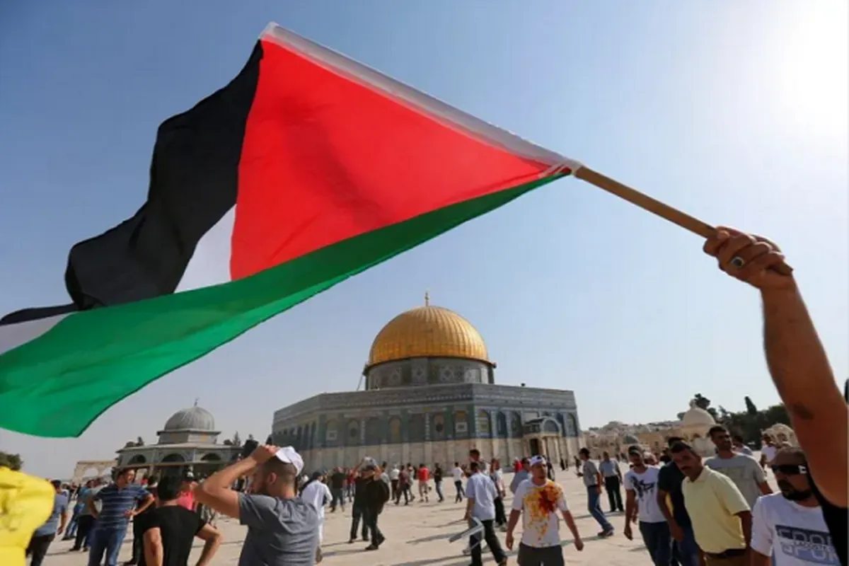 Khatib Al-Aqsa Seru Perlawanan Atas Rencana Zionis Kibarkan 500 Bendera Israel
