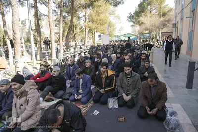 اقامه نماز باران در گلستان شهدای اصفهان