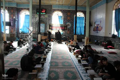 کرسی تلاوت قرآن کریم دانش آموزی در ملایر