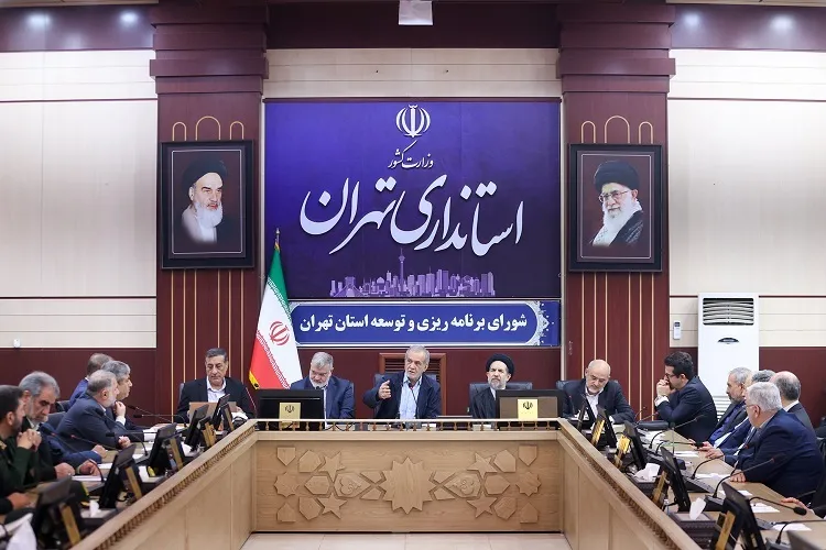 انتقاد رئیس‌جمهور از نگاه دستوری به حل مسائل کشور
