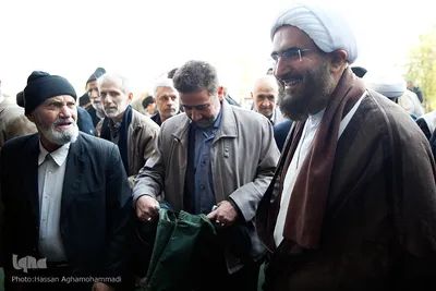 اولین نمازجمعه تهران به امامت حجت‌الاسلام والمسلمین محمدجواد حاج‌علی‌اکبری ظهر جمعه ۱۴ دی‌ماه در مصلی امام خمینی (ره) تهران اقامه شد.
