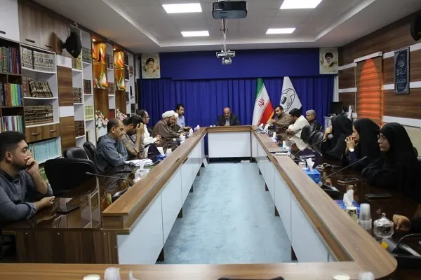 نظام اسلامی نظامی خدامحور، دین‌محور و عقیده‌محور است