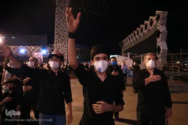 عزاداری شب سوم محرم در میدان امام حسین(ع)