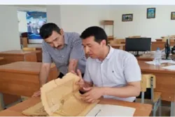 العثور علی جزء من مخطوطة قرآنية قديمة في مکتبة بأوزبکستان
