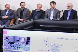 دیدار جمعی از مسئولان و محققان پژوهشکده علوم شناختی با رهبر انقلاب