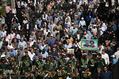 بدرقه پیکر شهید نیلفروشان تا خانه ابدی