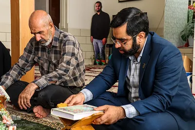 محافل انس با کلام الله مجید در منزل خانواده‌های شهدای حرم مطهر شاهچراغ(ع)