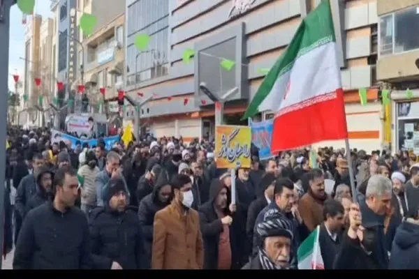 راهپیمایی ۲۲ بهمن در کردستان آغاز شد