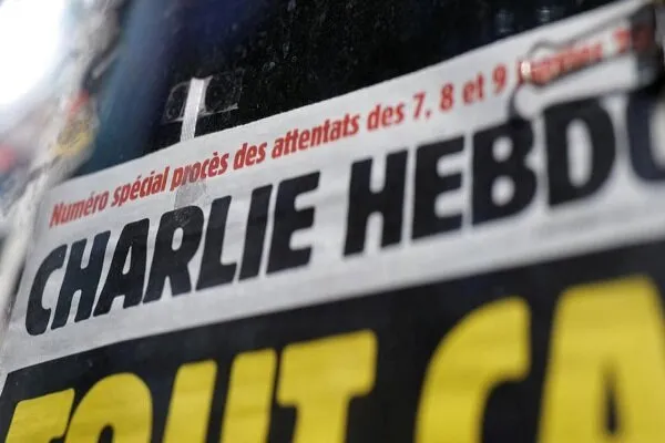 Charlie Hebdo'nun 2 çalışanının Instagram hesapları bir süre askıya alındı