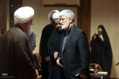 آیین رونمایی از ترجمه عربی مجموعه چهل جلدی «چلچراغ حکمت»