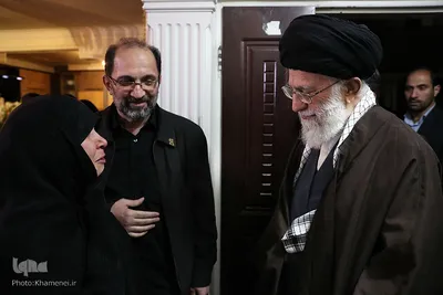حضور مقام معظم رهبری در منزل شهید محمدحسین حدادیان
