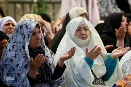 حضور اقشار مختلف بانوان در نمازروز جمعه
