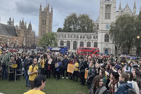 Gazze'de hayatını kaybeden çocuklar Londra'da anıldı