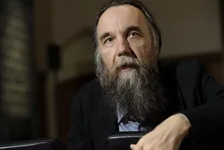Rus siyasətçi: Fransanın hicabla mübarizəsi islamla yanaşı, xristianlıqla da mübarizədir