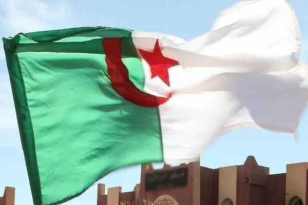 أكبر حزب إسلامي بالجزائر يرفض لقاء لجنة الحوار